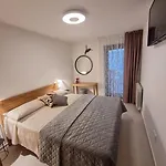 公寓 Cerin 罗维尼